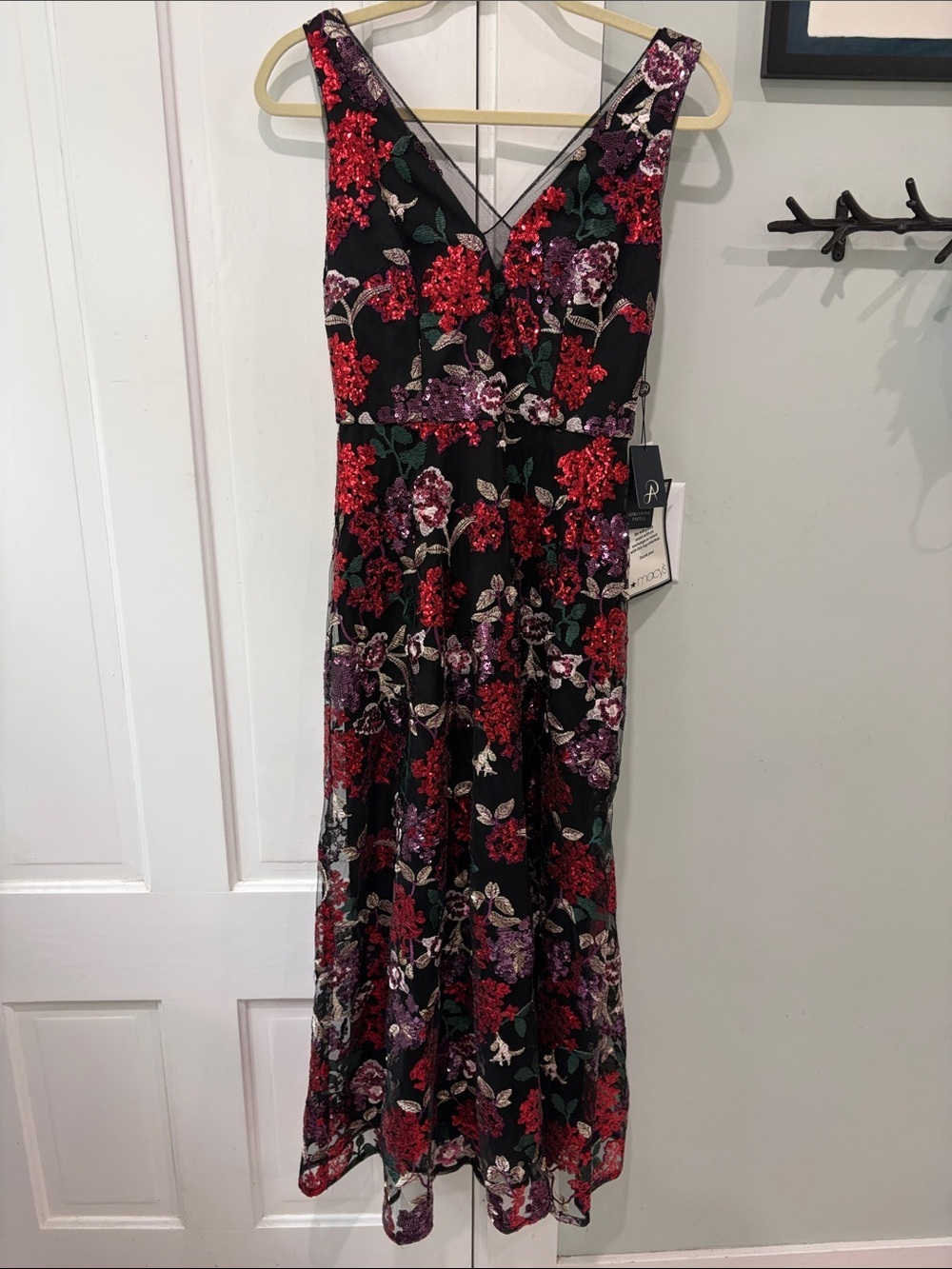 NWT Adrianna Papell Macy’s Women's sleeveless Floral Sequin formal Dress size 2